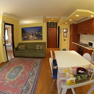 House , Bérgamo Italia